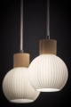 pol_pl_Lampa-wiszaca-biala-ryflowana-kula-drewno-bukowe-41843-ALBA-2-15406_14.webp