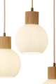 pol_pl_Lampa-wiszaca-biala-ryflowana-kula-drewno-bukowe-41844-ALBA-3-kolo-15407_12.webp