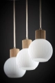 pol_pl_Lampa-wiszaca-biala-ryflowana-kula-drewno-bukowe-41845-ALBA-3-prosta-15408_11.webp