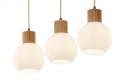 pol_pl_Lampa-wiszaca-biala-ryflowana-kula-drewno-bukowe-41845-ALBA-3-prosta-15408_14.webp
