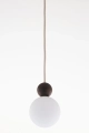 pol_pl_Lampa-wiszaca-biala-kula-drewno-bukowe-41675-RONA-1-ciemny-braz-15394_2.webp